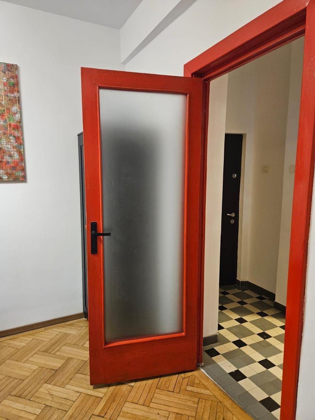 Appartement Alt Studio à Bucarest Extérieur photo